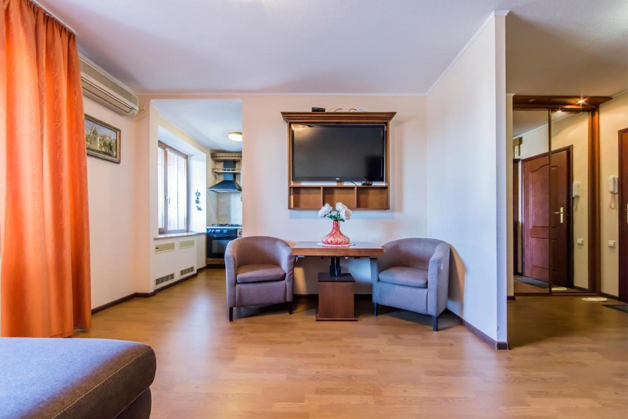Two-Room Apartments On Maidan Nezavisimosti เคียฟ ภายนอก รูปภาพ
